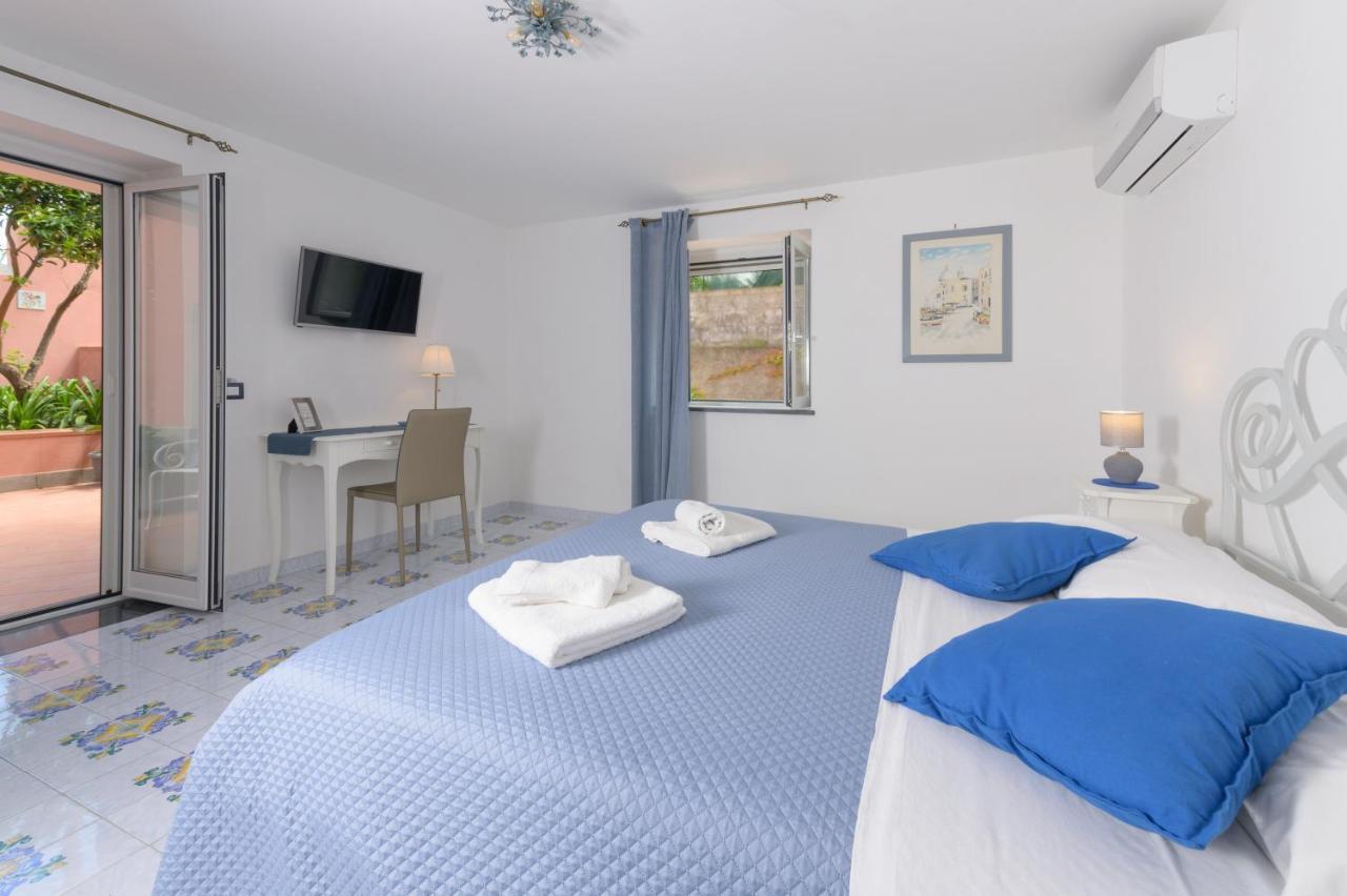 B&B Mediterraneo Procida Buitenkant foto