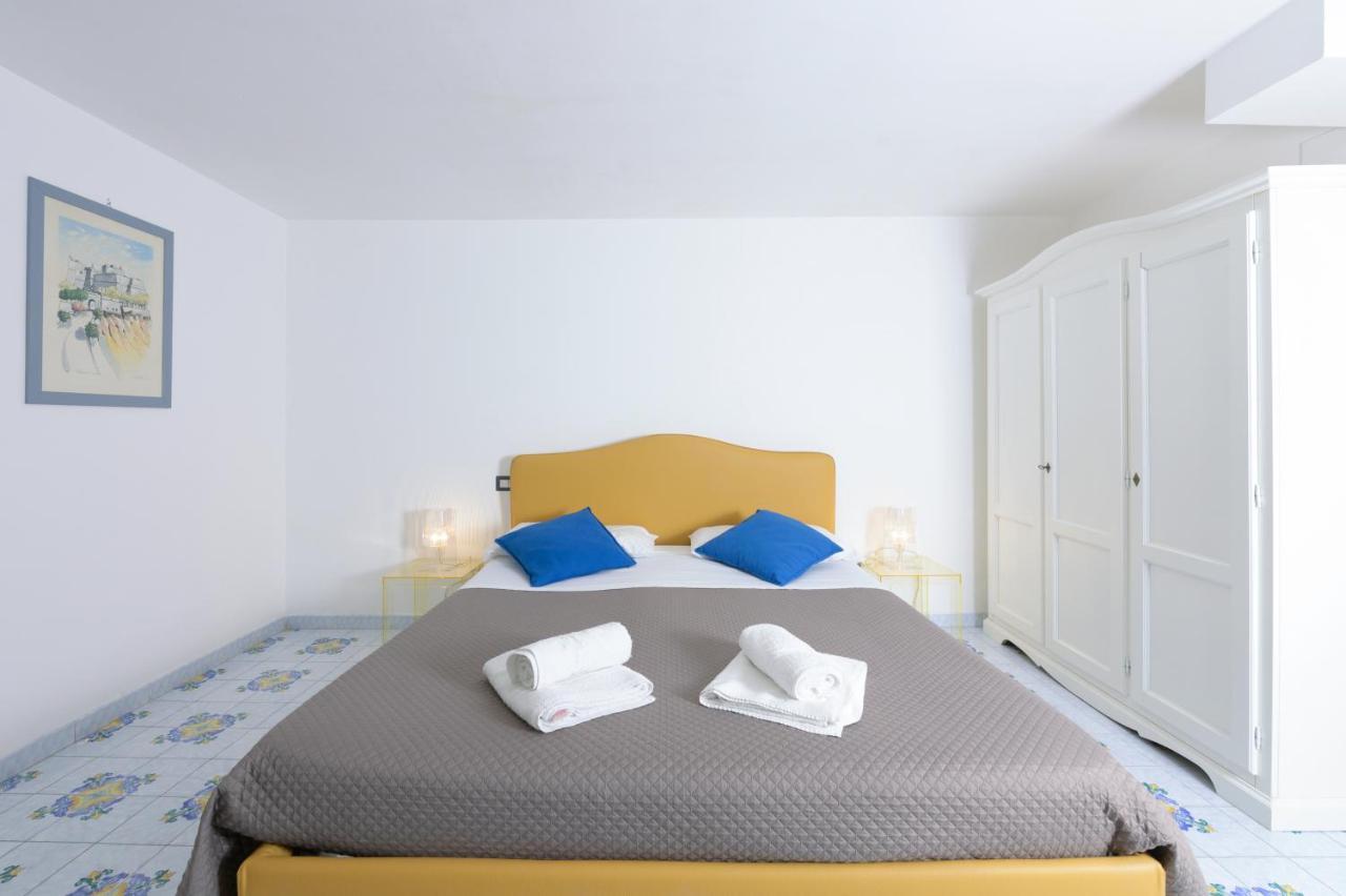 B&B Mediterraneo Procida Buitenkant foto