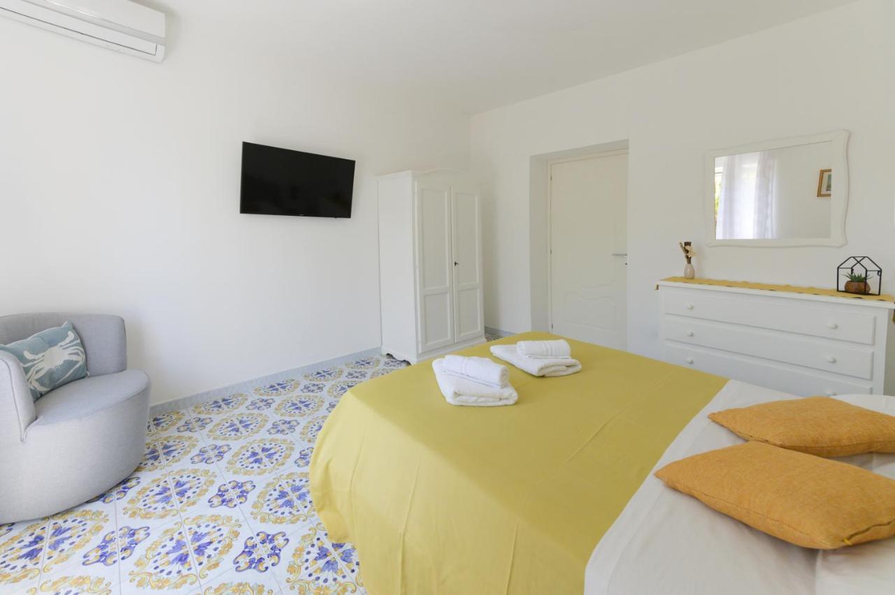 B&B Mediterraneo Procida Buitenkant foto