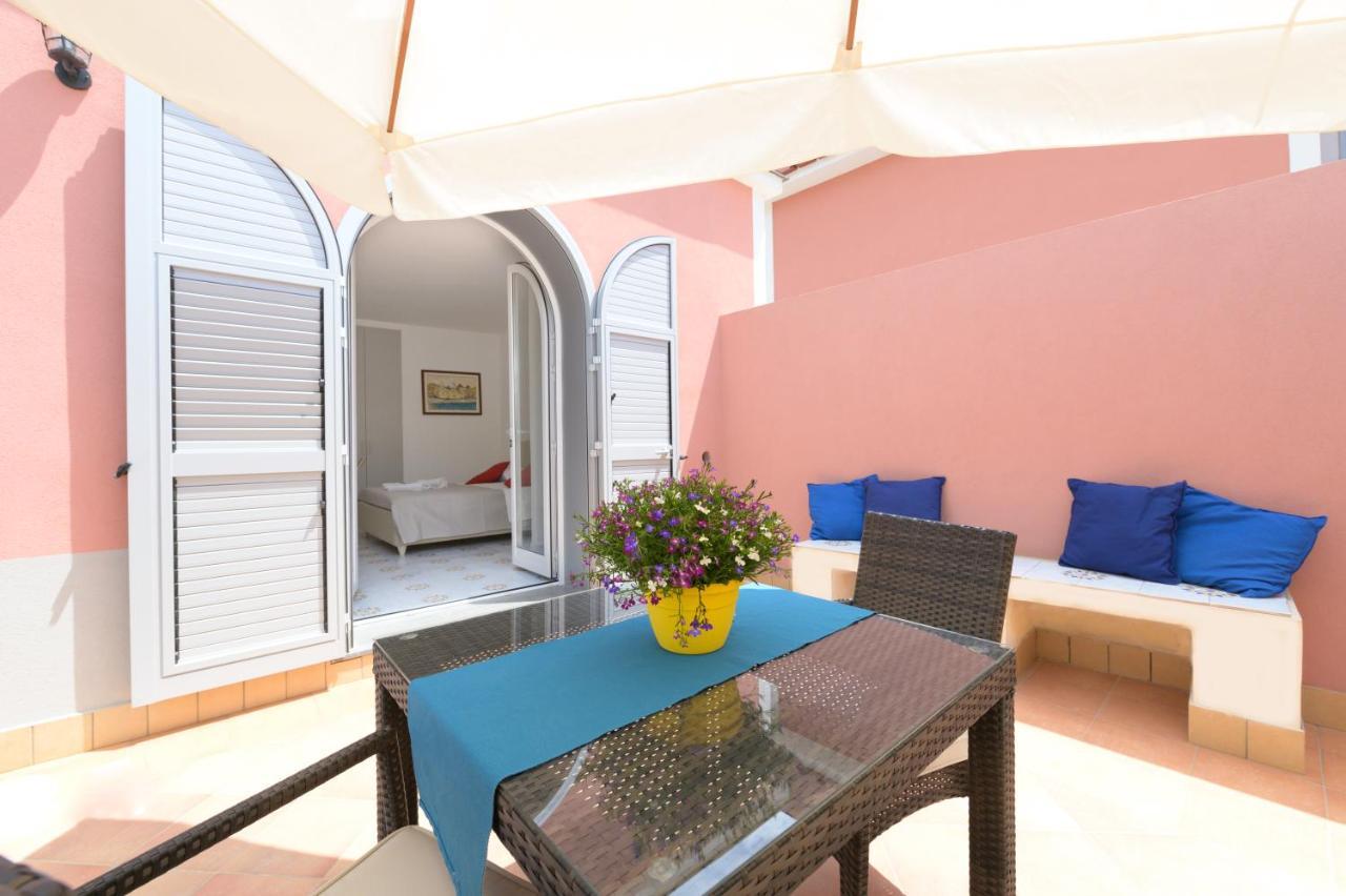 B&B Mediterraneo Procida Buitenkant foto