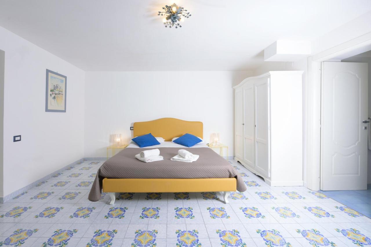B&B Mediterraneo Procida Buitenkant foto