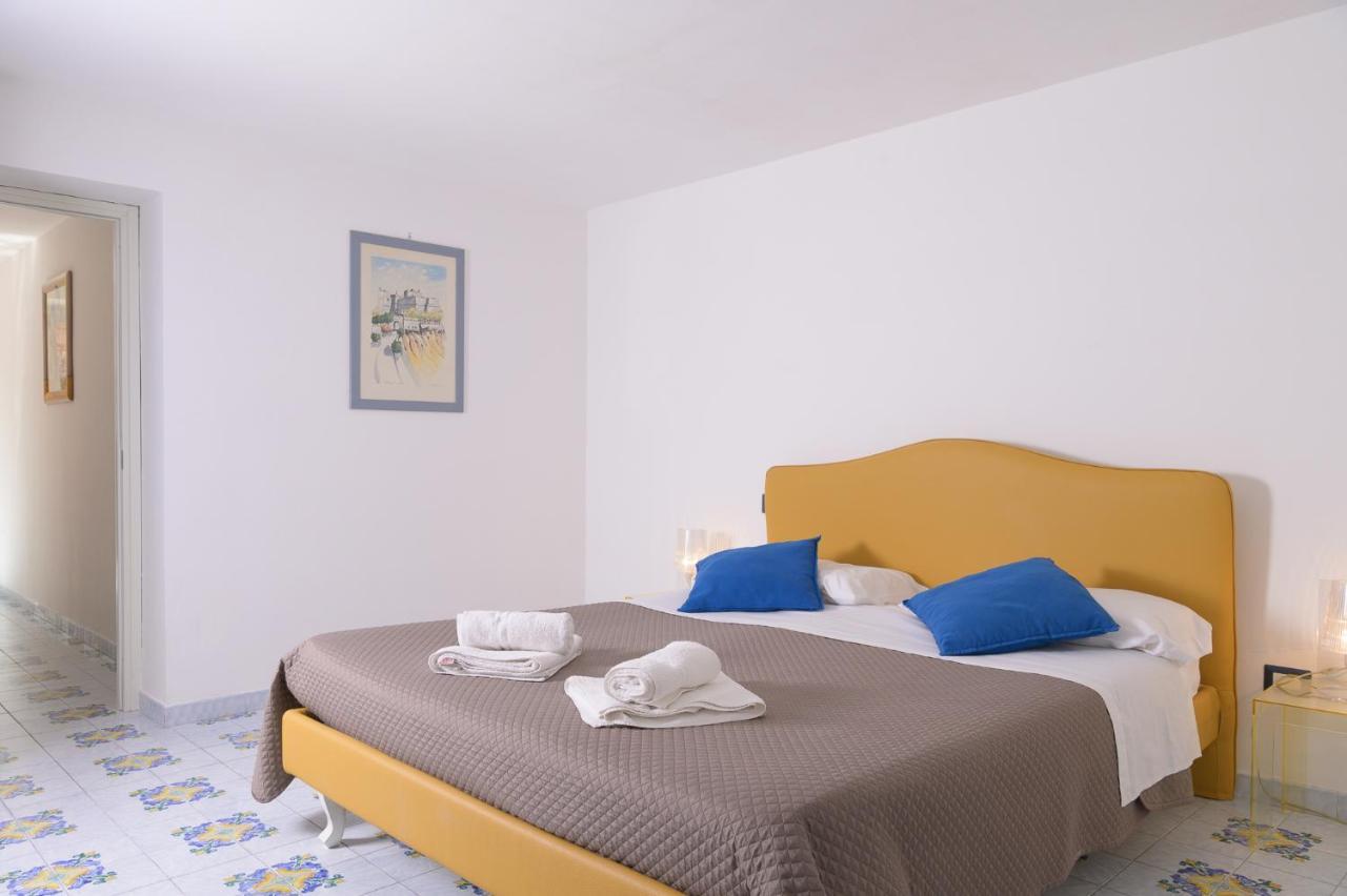 B&B Mediterraneo Procida Buitenkant foto
