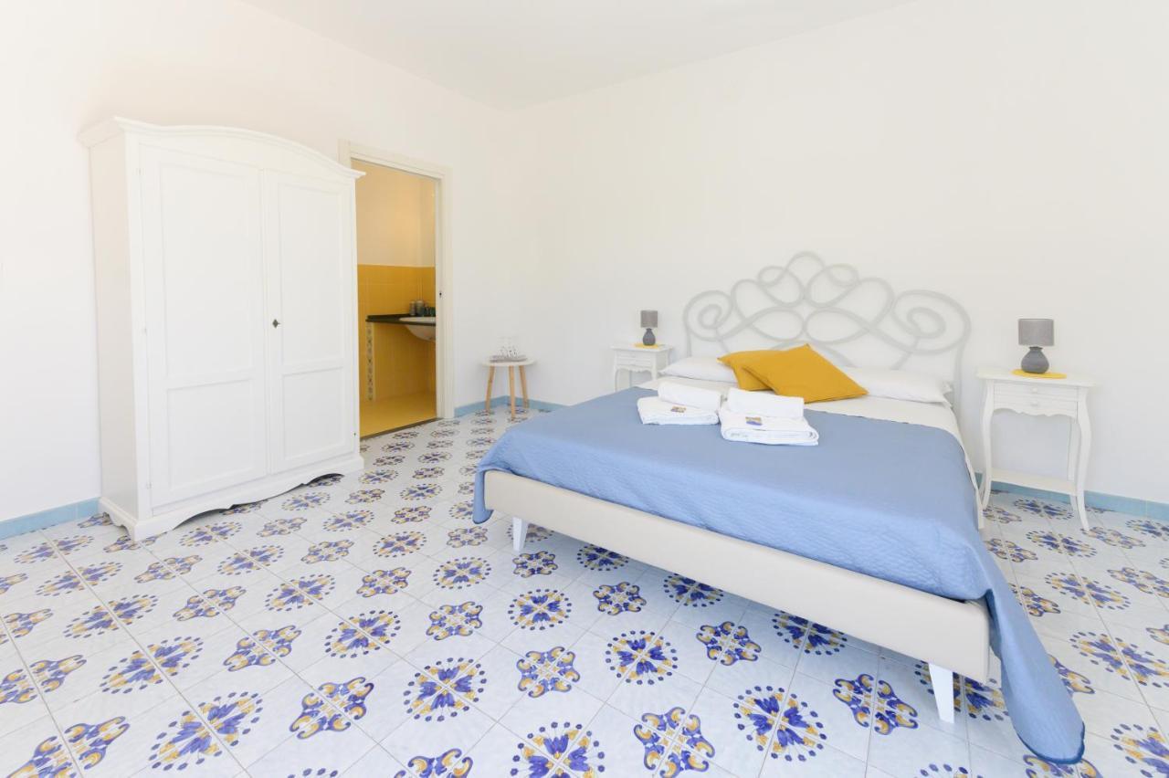 B&B Mediterraneo Procida Buitenkant foto
